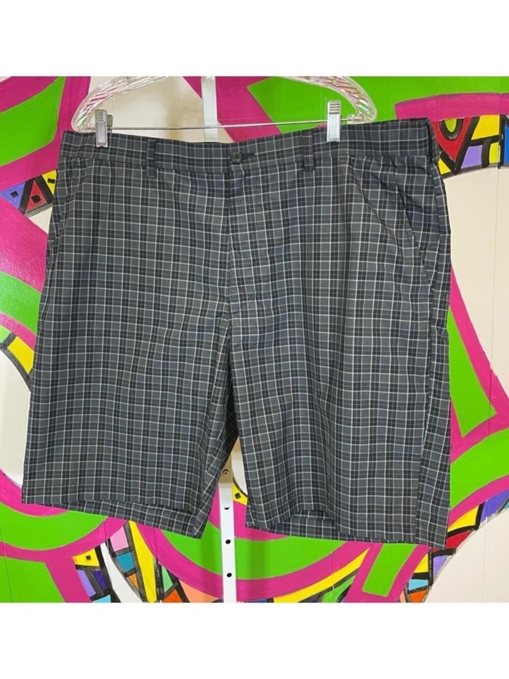 PGA Tour, Black Plaid Flat Front Shorts. Size 40. In excellent condition!